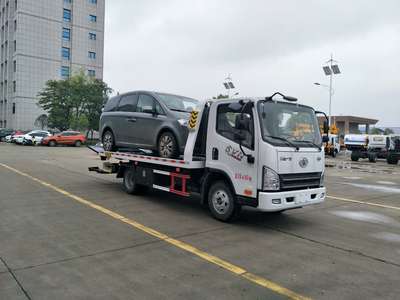 高效救援，可靠伙伴 解放虎V藍牌一拖二清障車，濰柴117馬力引領城市救援新標準